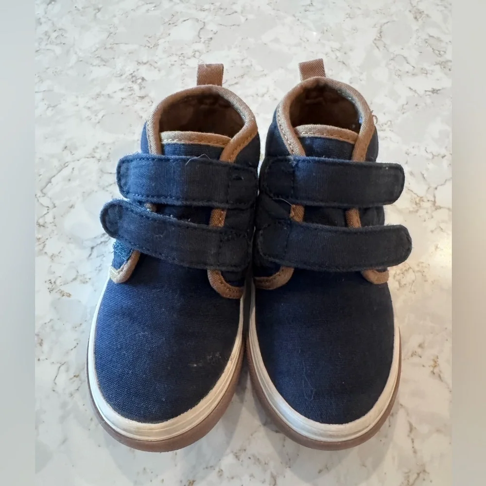 Old Navy size 6 Blue and Brown Kids Shoes
